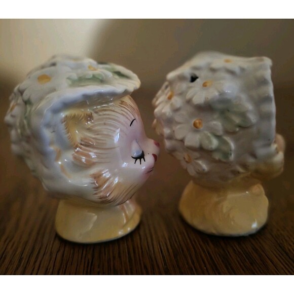 Vintage Salt & Pepper Shaker Enesco Yellow Daisy Miss Priss Winking Kitty Cat's - Picture 3 of 6